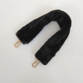 Dettaglio tracolla in finta pelliccia di coniglio nera con chiusure a moschettone dorate - Lunghezza Circa 40cm / Nero + Gancio Dorato