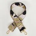 Dettaglio della tracolla jacquard rosa e oro con ganci e fibbie in metallo dorato chiaro - Rosa e Filo d'Oro