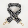 Tracolla etnica bianca e nera con motivo geometrico e ganci in metallo dorato - Geometrico Bianco e Nero (N. 1 + Gancio Dorato)