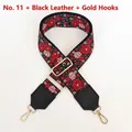 Détail d'une bandoulière ethnique brodée de fleurs avec cuir noir et mousquetons dorés - Motif 11 (Cuir Noir / Crochet Doré)