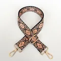 Dettaglio della tracolla intrecciata bohémien con moschettoni in metallo dorato - Stile Leopardato 2 con Gancio Dorato