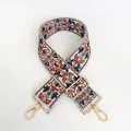 Dettaglio della tracolla ricamata etnica vintage con motivi floreali e ganci dorati - N. 1 (N. 1 + Gold Hook)