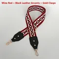 Dettaglio tracolla etnica rosso vino con pelle nera e ganci metallici dorati per borsa - Rosso vino con pelle nera e gancio dorato