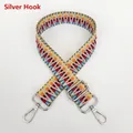 Dettaglio della tracolla colorata con trama geometrica B21 e ganci in metallo argento - Motivo Geometrico a Blocchi Multicolore (B21+Silver Hook)