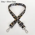 Dettaglio della tracolla leopardata con ganci girevoli in metallo argento regolabili - Grigio + Gancio d'Argento