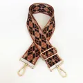 Dettaglio tracolla in jacquard bohémien con moschettoni girevoli in metallo dorato - Motivo a Rombi Caffè-Nero (B82)