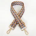 Bandoulière large réglable avec motif à carreaux marron et blanc et crochets en métal doré - Marron Clair + Crochet Doré