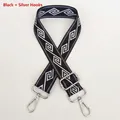 Details des verstellbaren Nylon-Rucksackgurts mit Ethno-Muster und silbernen Haken - Schwarz + Silberner Haken