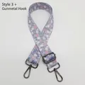 Détail de la bandoulière florale réglable avec base violette et crochets en métal noir fusil - Style 3 (Floral) + Crochet Gunmetal