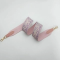 Tracolla rosa ricamata con motivi floreali viola e ganci in metallo dorato lucido - 80cm / Rosa Gancio Oro Chiaro