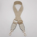 Dettaglio della tracolla in tessuto con motivo greco e ganci in metallo dorato - Gancio oro chiaro / Beige Con Pelle Bianco Sporco