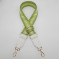 Dettaglio tracolla regolabile in tessuto verde e bianco con fibbie in metallo dorato - Verde Fluorescente + Pelle Bianca