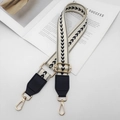 Tracolla regolabile in nylon beige e nero con motivo chevron e dettagli dorati - Hardware Dorato / Bianco Crema + Finiture in Pelle Nera