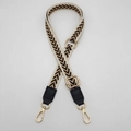 Detail eines gewebten Umhängeriemens mit schwarz-goldener V-Struktur und Goldbeschlag - Gold S-Haken Verbinder Verschluss / Creme Kante Schwarz Khaki + Schwarzes Leder