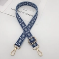 Tracolla regolabile con motivo geometrico blu e ganci dorati su sfondo bianco - Bianco Blu Lago / Oro