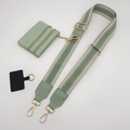 Tracolla regolabile in tessuto verde chiaro con portafoglio a tre zip e finiture dorate - Verde matcha
