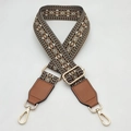 Detail eines gewebten Taschenriemens im Boho-Stil mit braunem Leder und goldener Schnalle - Goldener Haken / Schwarzbraun + Braunes Leder