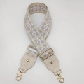 Détail de la sangle réglable avec motif tissé lavande et boucles métalliques dorées - Crochet or clair / Base Beige Bord Blanc Violet + Cuir Beige