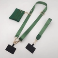 Detailweergave van donkergroene nylon telefoonkoordset met crossbodyriem en tasje - 140cm / Grasgroen Gouden Haak