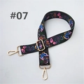 Détail de la bandoulière large à motif ethnique de papillon avec des crochets dorés - Papillon Multicolore (#07)