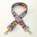 Dettaglio della tracolla con stampa floreale e ganci e fibbie in metallo dorato - Girasole Colorato (#31) / Larghezza: 3.8cm