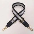 Correa ancha ajustable para bolso con rayas plateadas brillantes y ganchos dorados - Ancho: 3.8cm / Negro