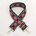 Dettaglio della tracolla larga regolabile in stile etnico con finiture dorate - Multicolore Rosso Verde Blu