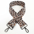 Dettaglio della tracolla regolabile con stampa leopardata e ganci in metallo canna di fucile - Leopardato Beige Giallo (Fibbia Canna di Fucile)