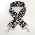 Dettaglio della tracolla leopardata con fibbia e ganci in metallo dorato regolabili - Beige (Fibbia Dorata)