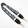Correa ajustable para bolso con diseño de espiga, remaches dorados y mosquetones - Hebilla Dorada / Pico de Pluma + Negro