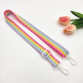 Tracolla regolabile in tessuto a righe colorate con ganci in plastica bianca - Arcobaleno Rosa + Fibbia Bianca