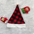 Cappello di Natale classico a quadri rossi e neri con bordo in peluche e decorazioni festive - Set Cappello di Natale a Quadri Rossi e Neri