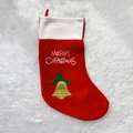 Calza di Natale classica in peluche rosso e bianco con ricamo Merry Christmas e campanelli - Stile Campanello
