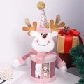 Detail eines rosa Rentier-Süßigkeitenglases mit Paillettenhut für Weihnachtsgeschenke - Geschenkbox-Set Fass / Rosa Elch Apfel Geschenkbox