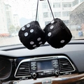 Coppia di dadi di peluche neri con puntini bianchi per decorazione specchietto auto - Nero