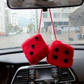 Dadi per auto in peluche rosso per specchietto con consistenza morbida e design retrò - Rosso