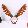 Cerchietto con corna di renna marrone con pompon colorati e decorazioni di agrifoglio - Corna Marroni