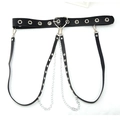 Catena da vita punk nera con fibbia a cuore, occhielli e cinghie metalliche lucide - Fibbia a Cuore con Doppie Bretelle