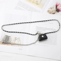 Cinturón de cadena de plata con tejido de cuero negro y mini bolsa funcional - Cadena Tejida de Cuero (Bolso con Botón Plateado)