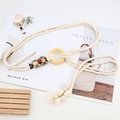 Cintura bohémien in corda intrecciata con anello di legno e conchiglie per abiti estivi - Bianco