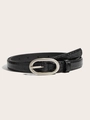 Détail de ceinture noire texture crocodile avec boucle ovale en métal argenté mat - Noir