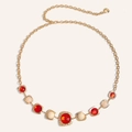 Détail d'une chaîne de taille dorée ornée de gemmes rouges et de perles crème pour robes - Beige Rouge
