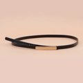 Ceinture fine en cuir noir pour femme avec une boucle en métal doré élégante et simple - Boucle Carrée Noir (19002)