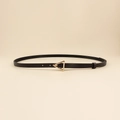 Cinturón fino de cuero negro para mujer con hebilla triangular de metal dorado moderna - Longitud Estándar (HYP19150) / Negro