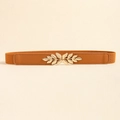 Dettaglio della fibbia in metallo dorato e della cintura elastica marrone da donna - 65cm / Cammello