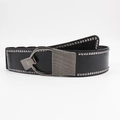 Détail d'une ceinture large noire avec rivets argentés et boucle ovale à rayures - Noir A (Boucle Ovale)