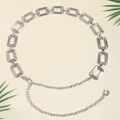 Cintura a catena in metallo argentato con maglie rettangolari e chiusura a moschettone - Argento