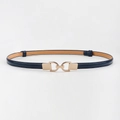 Elegante cintura sottile blu navy con fibbia a incastro dorata per abiti da donna - 19515 Blu