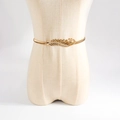 Cintura elastica in metallo dorato con fibbia a forma di piuma elegante per abiti - Stile Piuma (19418) / Oro