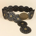 Cintura barocca in pelle con dischi neri e fibbia dorata incisa in stile occidentale - Nero Bronzo (HYP19742) / 115cm